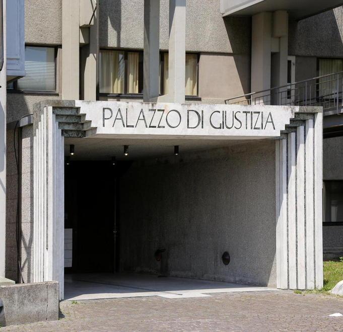 Sfregiato per il debito di droga Arrivano tre pesanti condanne
