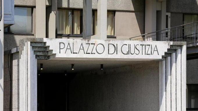 Sfregiato per il debito di droga Arrivano tre pesanti condanne