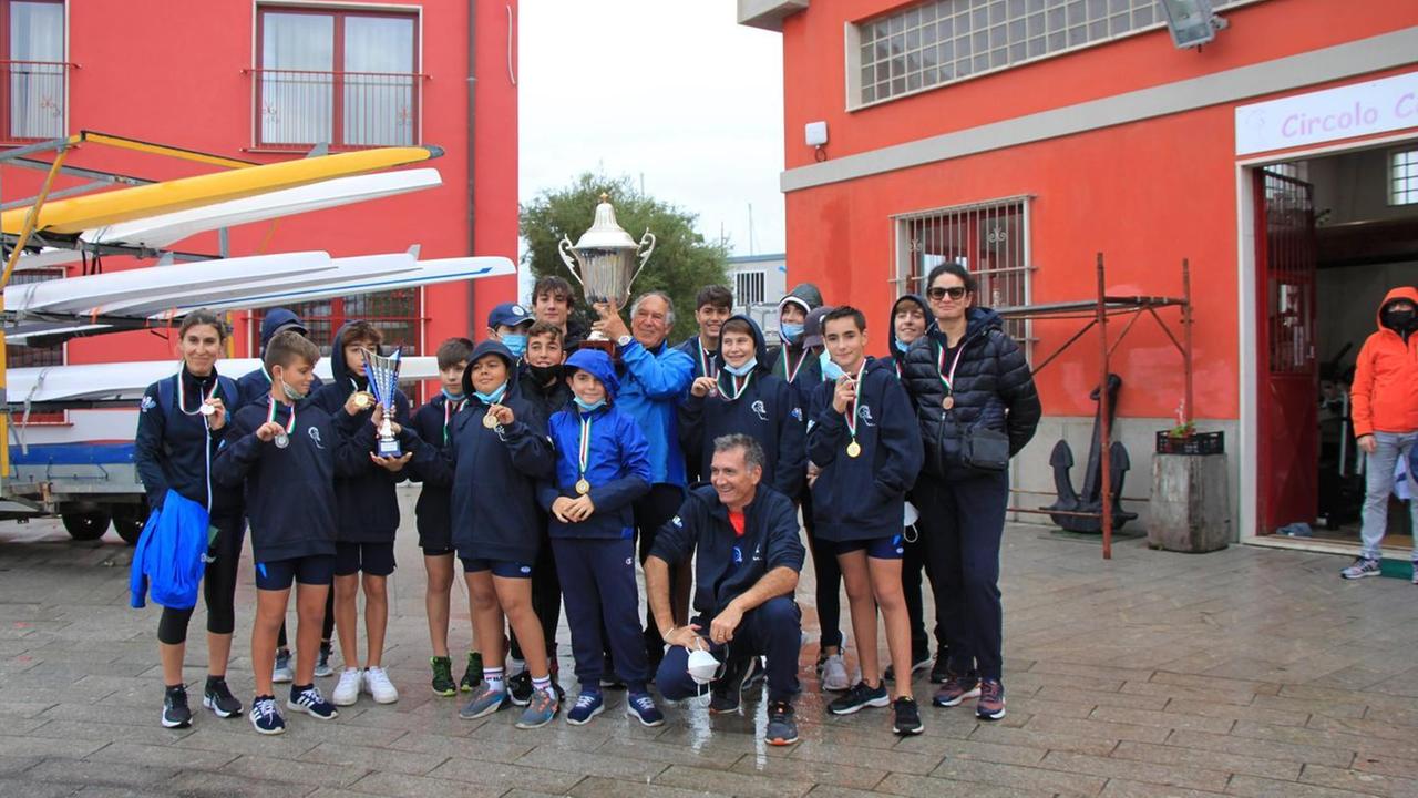 Trofeo Brunazzo, 8 ori per la Canottieri Olbia 