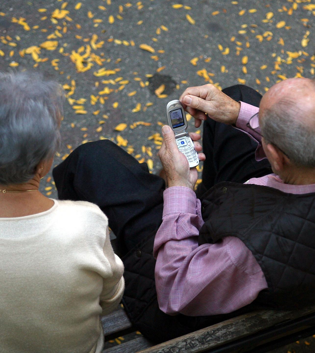 Maltrattamenti all’anziana perizia sulle registrazioni 