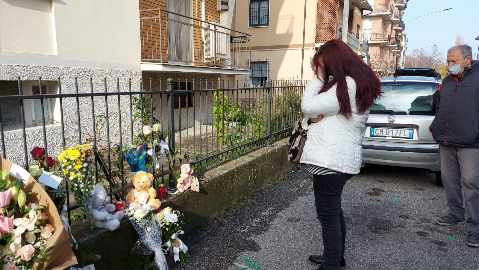 Famiglia sterminata a Sassuolo, città sotto choc «Da giorni Nabil pedinava Elisa» 