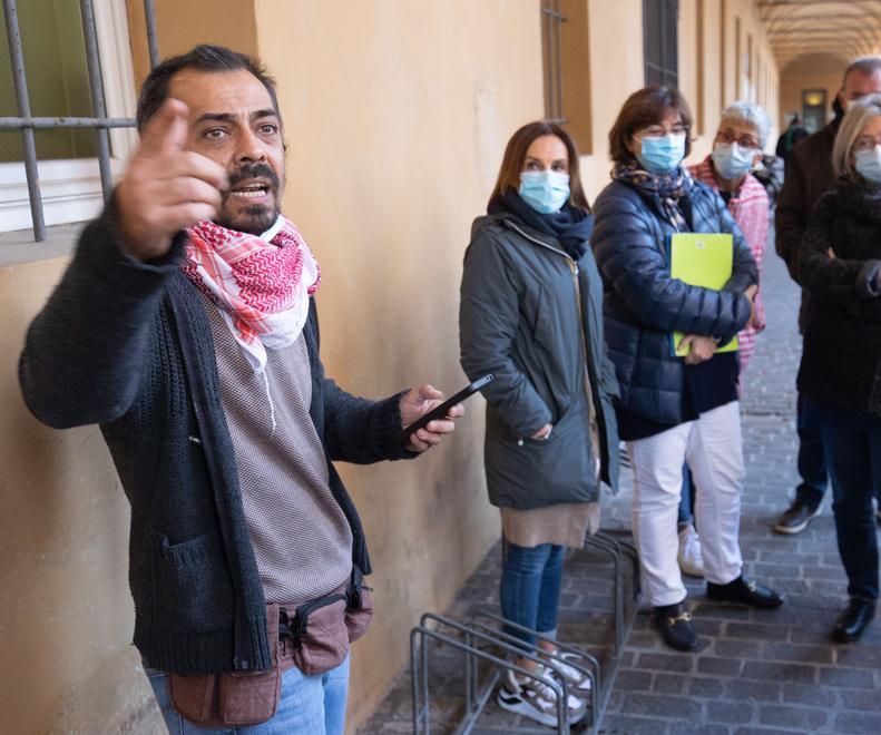 Il grido dei sindacati sull’Anagrafe chiusa: «Comune, così non va» 