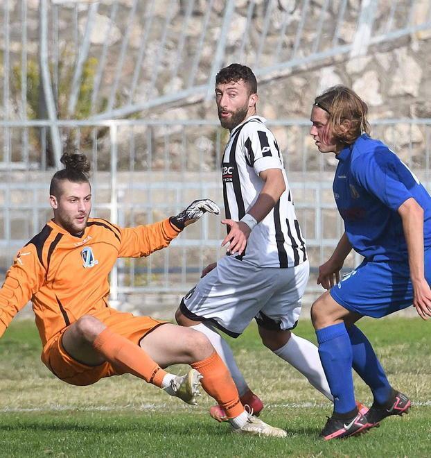 Lavezzini costretto a vincere ma senza il bomber Franzese