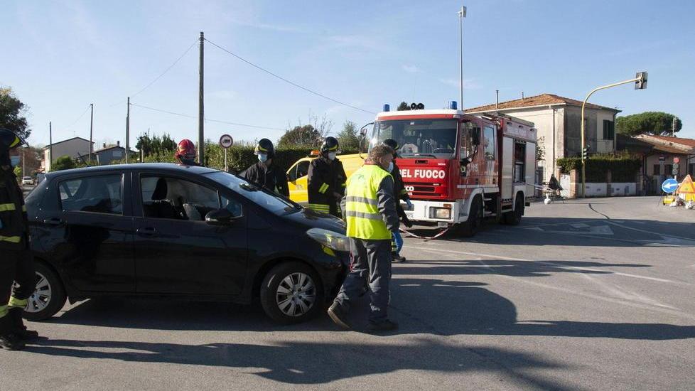 I residenti: «Una strada killer» Nel mirino c’è anche il cantiere
