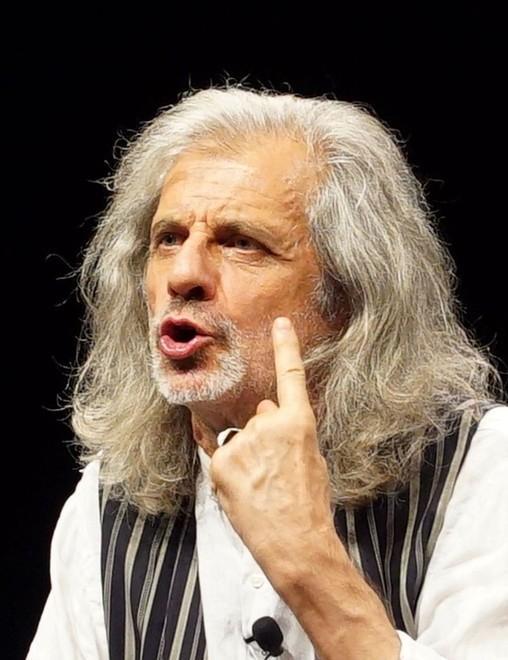 Bergonzoni apre la stagione del Teatro Bismantova 