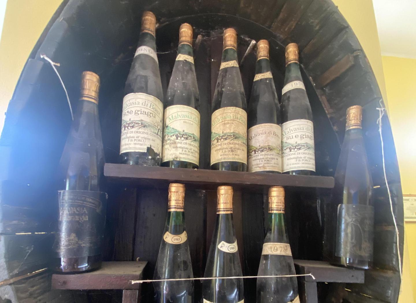 Fede e malvasia, la cantina creata da don Porcu 