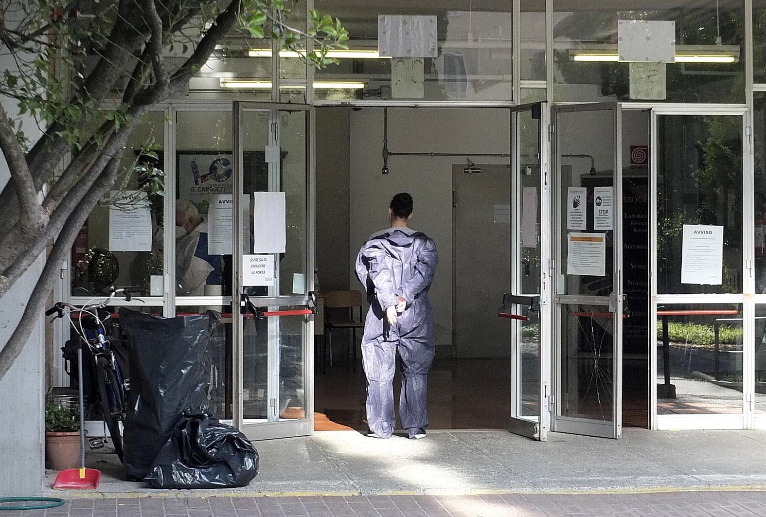 Pisa, tentativo di occupazione al liceo Carducci: denunciati quattro ragazzi 