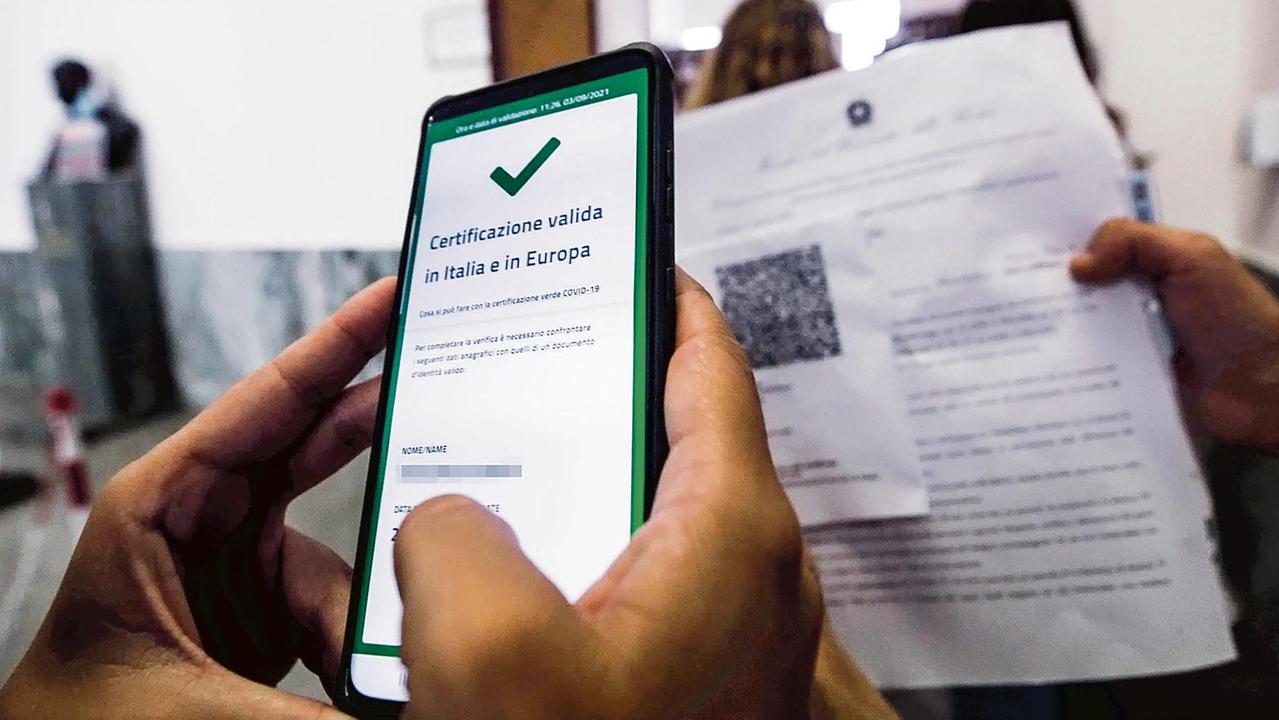 Covid, in arrivo il super Green pass