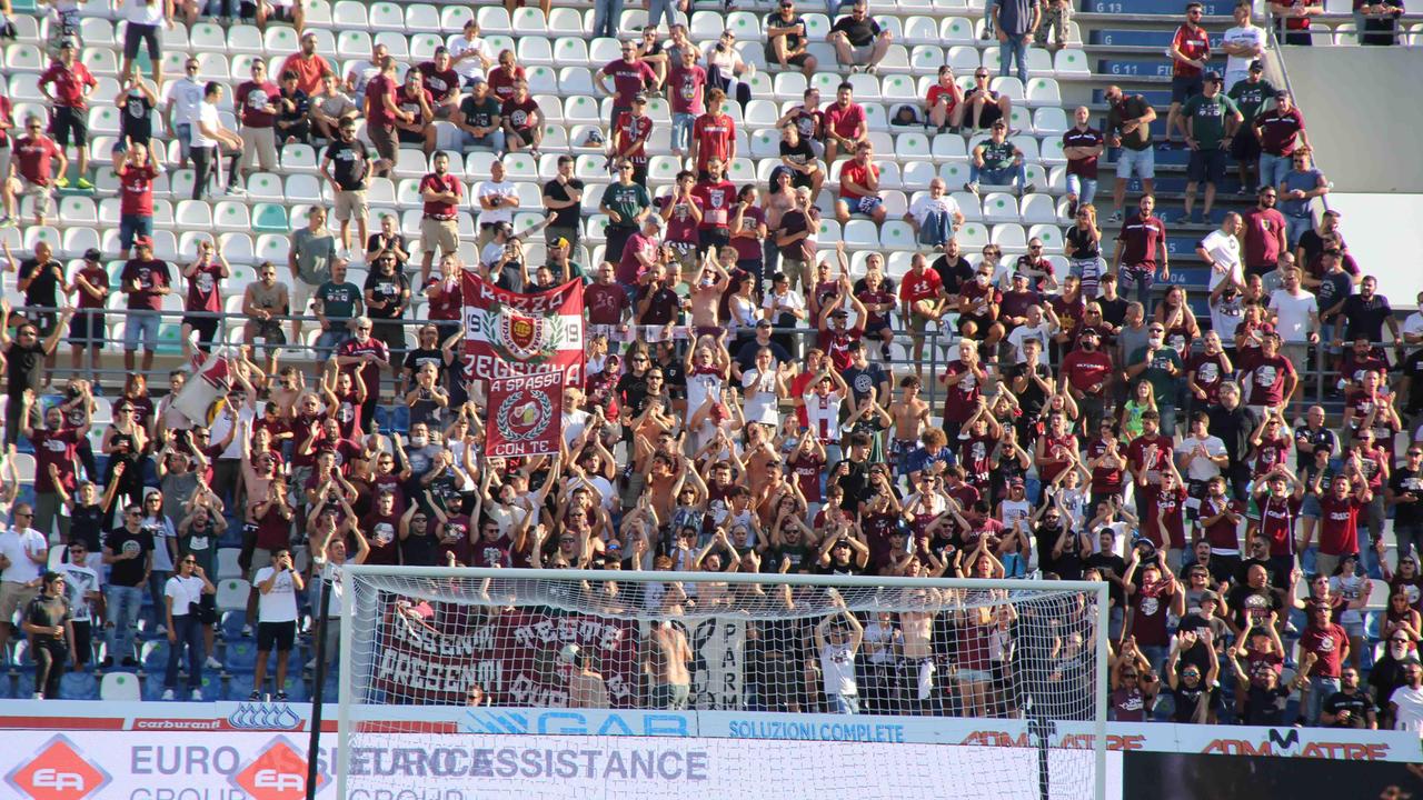 La curva granata