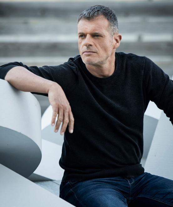 Maranello, le storie di Stefano Massini: «Affreschi sulla fragilità dell’essere umano» 