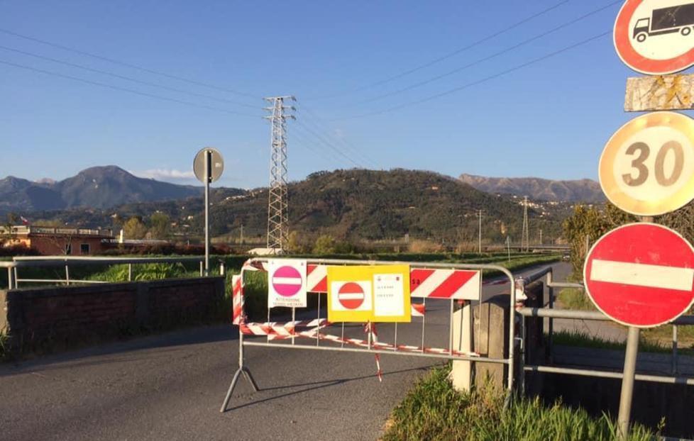Verifiche in corso a Massarosa per riaprire via della Sassaia 