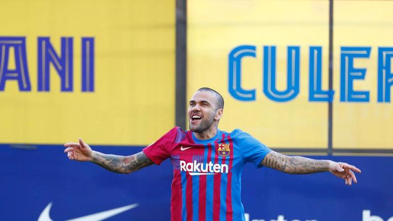 ll Chelsea a Leicester Spagna, Xavi all’esordio in Barcellona-Espanyol