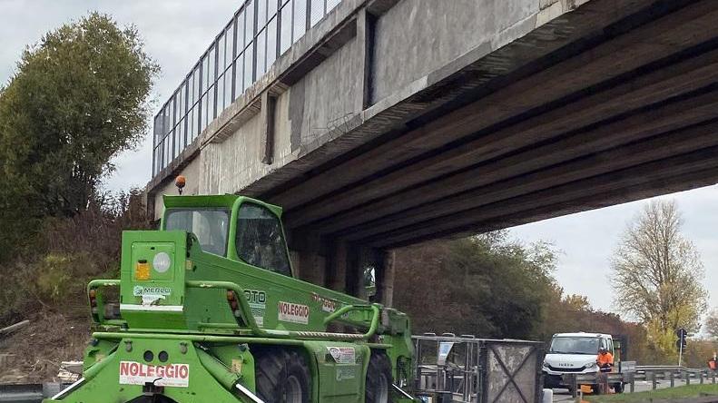 Il ponte sulla Super riapre a senso alternato Meno disagi dai lavori