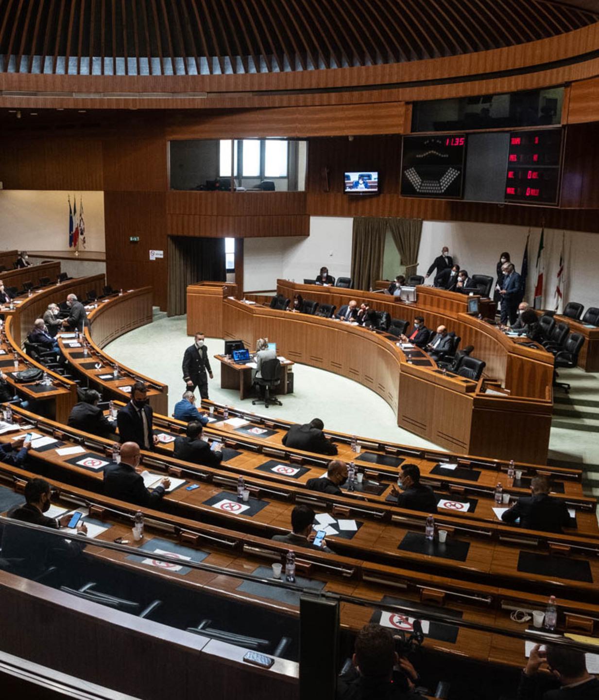 Balletto di nomi per le Commissioni 