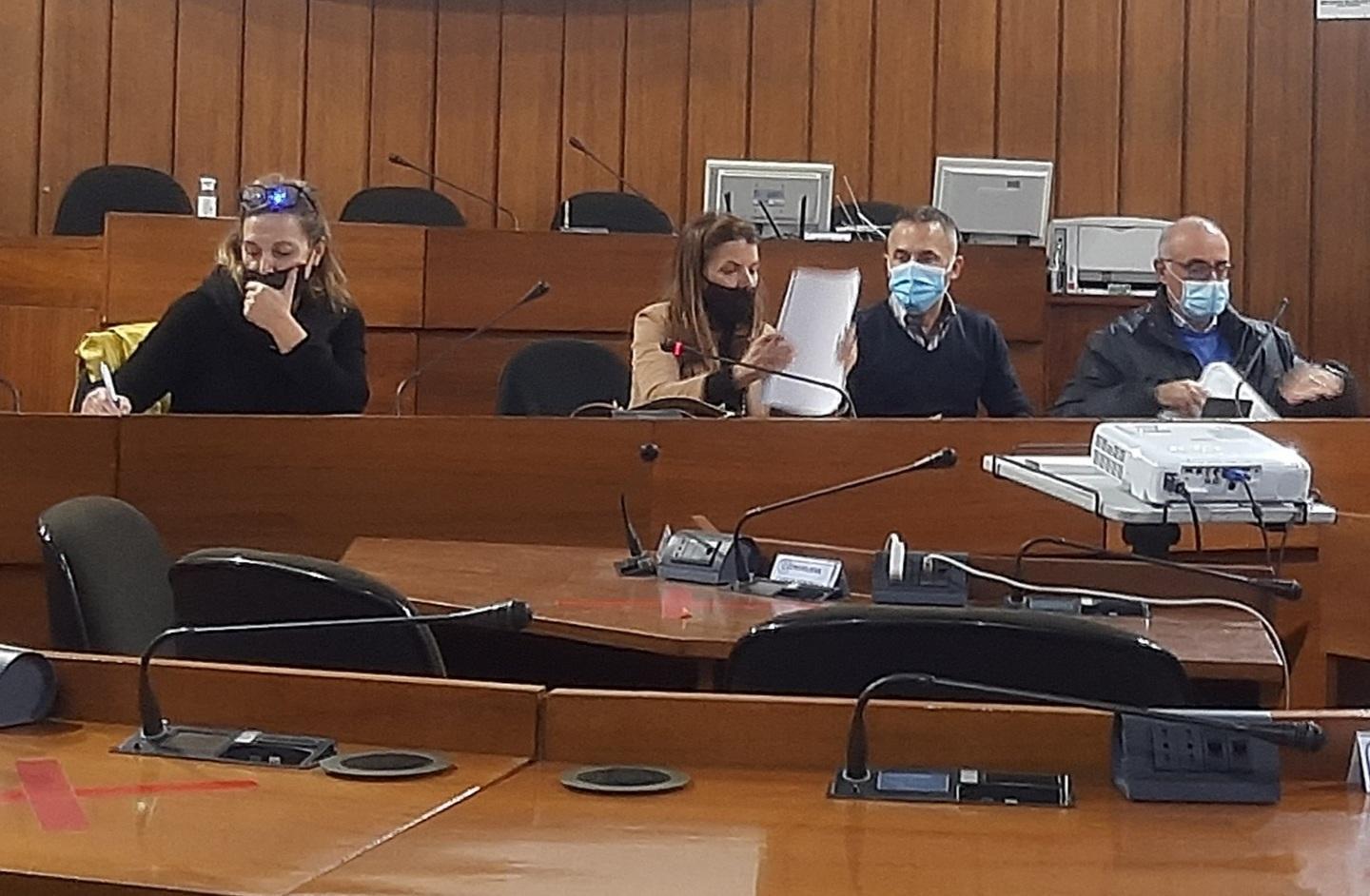 Sa Rodia, l’attesa infinita per il tetto del palasport 