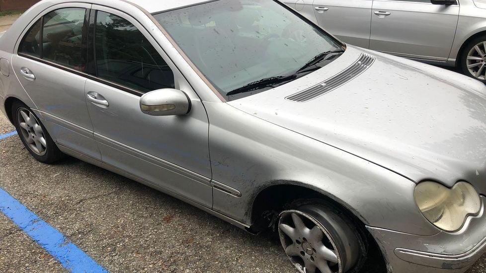Reggio Emilia, danneggia le auto e aggredisce la polizia. Arrestato il vandalo-ladro di via Bolognesi
