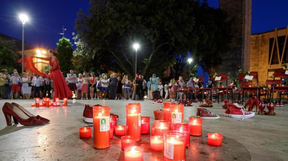 In piazza del Popolo “flash mob” per dire no alla violenza sulle donne