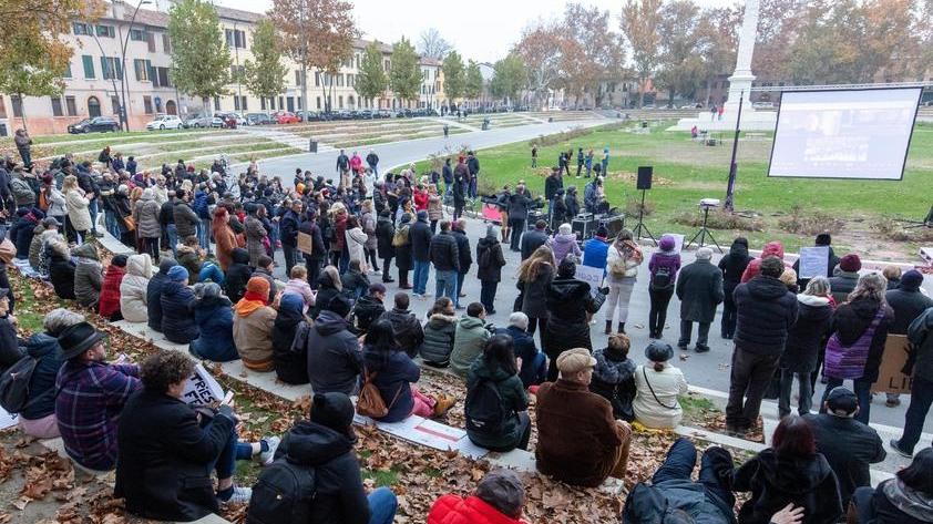 No Vax, in 200 ma “statici”