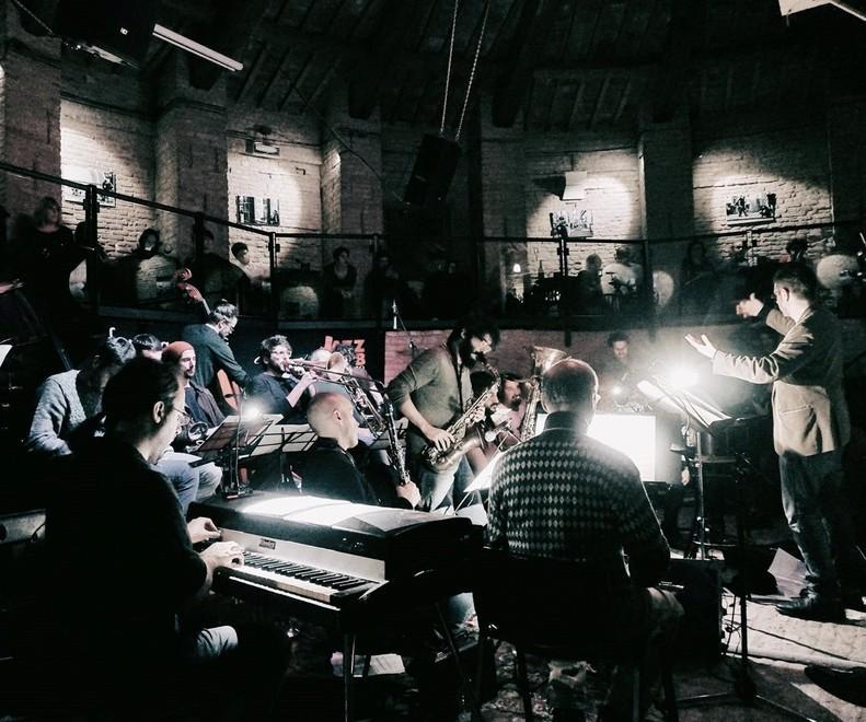 L’orchestra raddoppia Tower Jazz Composers dal Torrione al Mercato 
