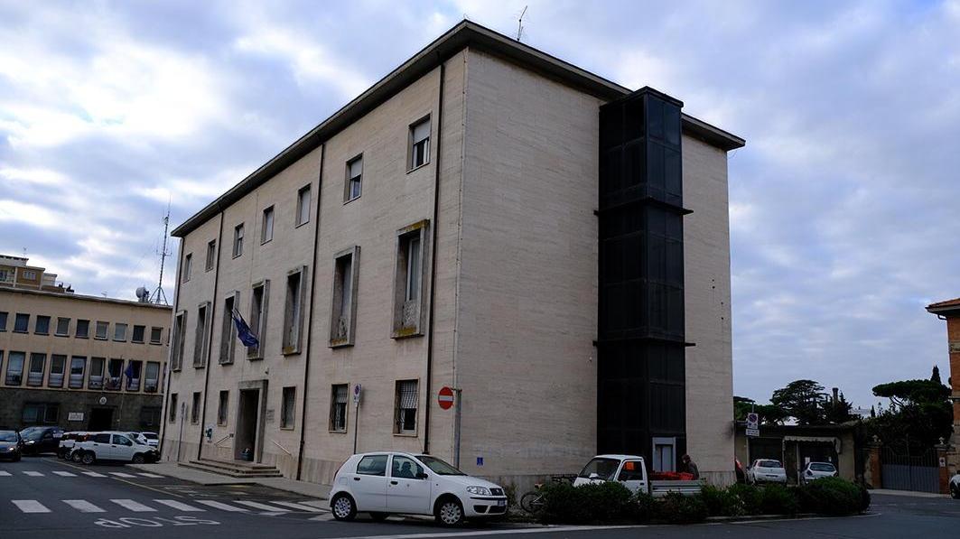 La vecchia sede del municipio chiusa da anni