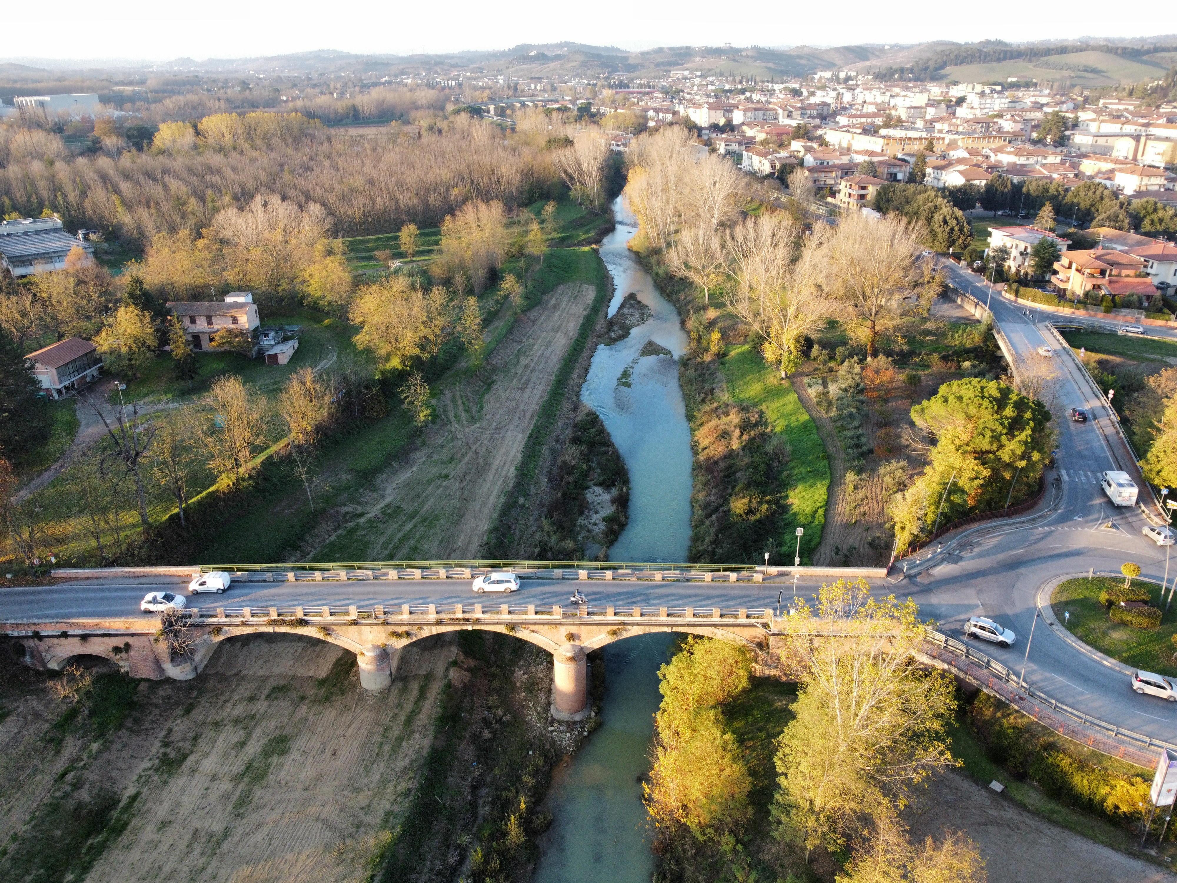 Il ponte sull’Elsa in una foto dall’alto