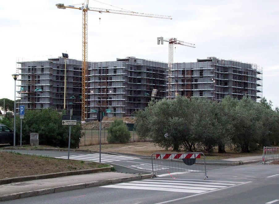 L’avanzamento dei lavori di costruzione dei tre palazzi di edilizia sociale