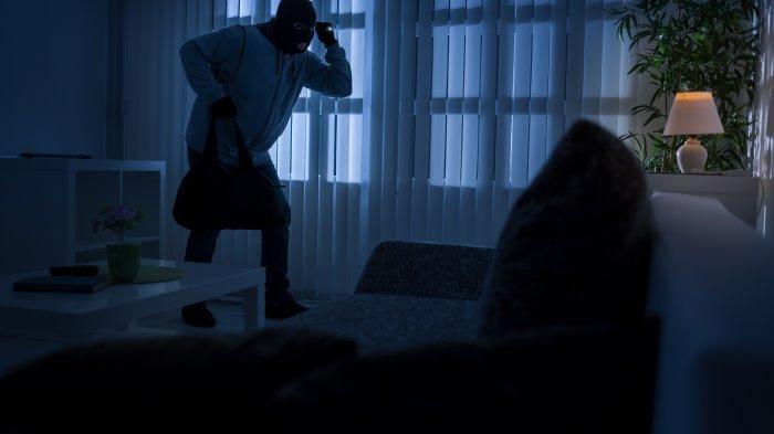 Savignano, i ladri entrano in casa: la 16enne li mette in fuga