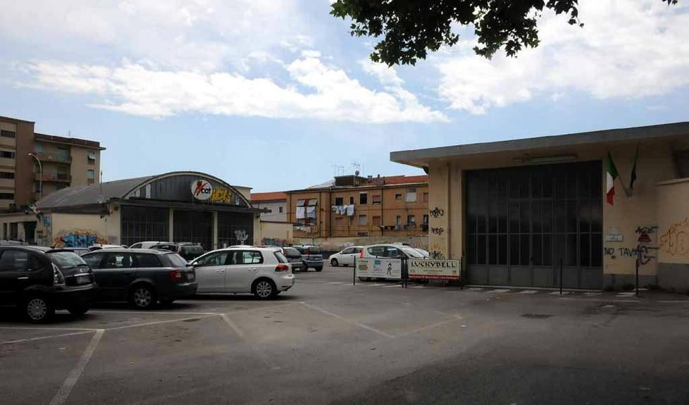 No al parcheggio sopraelevato «Vogliamo la Casa delle Culture» 