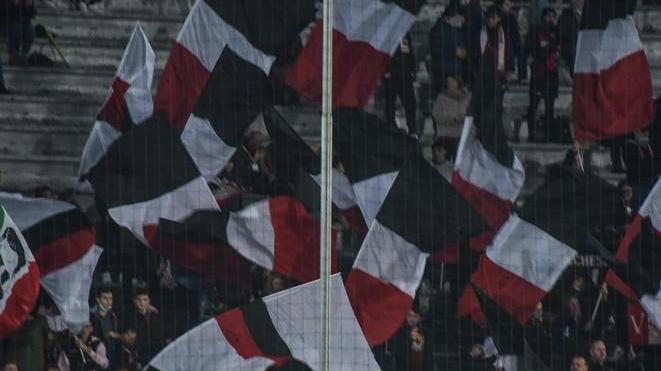 LO SPETTACOLO DEL TIFO