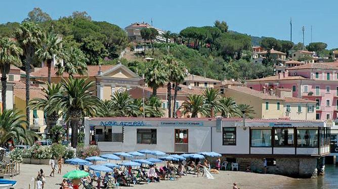 Lavori alla Rossa e alla Pianotta Livellato l’arenile delle spiagge
