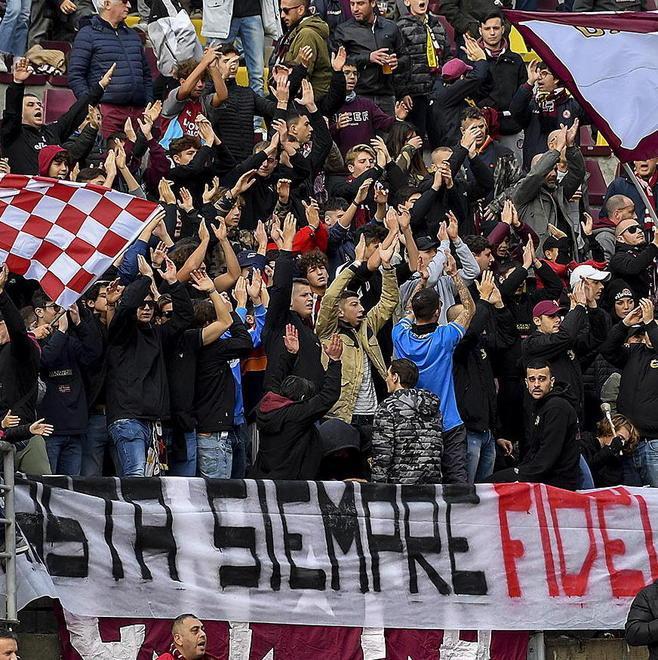 IN 3000 SULLE TRIBUNE