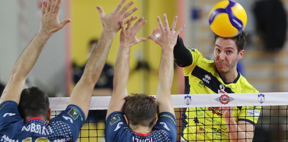 A Pordenone un match giocato sempre sul filo Solo il tiebreak infilza un Sama combattivo 