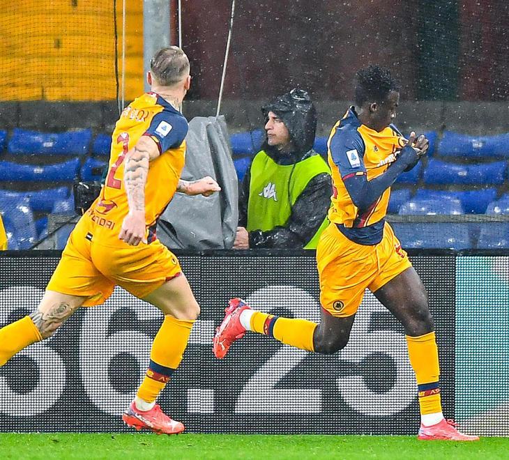 Roma triste, poi Felix riaccende il sorriso ma che fatica per i giallorossi con il Genoa 