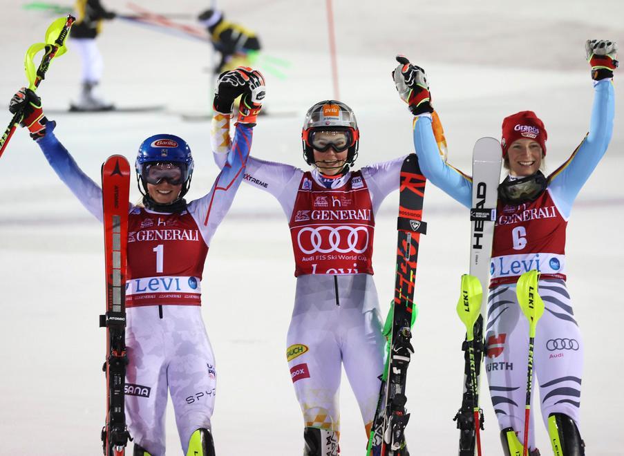 Doppietta di Petra Vlhova nello slalom di Levi Deludono le azzurre