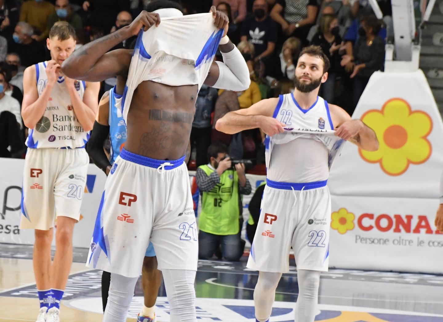 La riscossa della Dinamo si stampa contro il ferro 