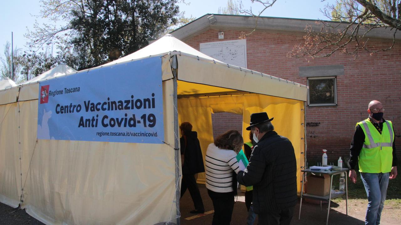 Super Green pass, in Versilia sono 17mila i non vaccinati a rischio restrizioni