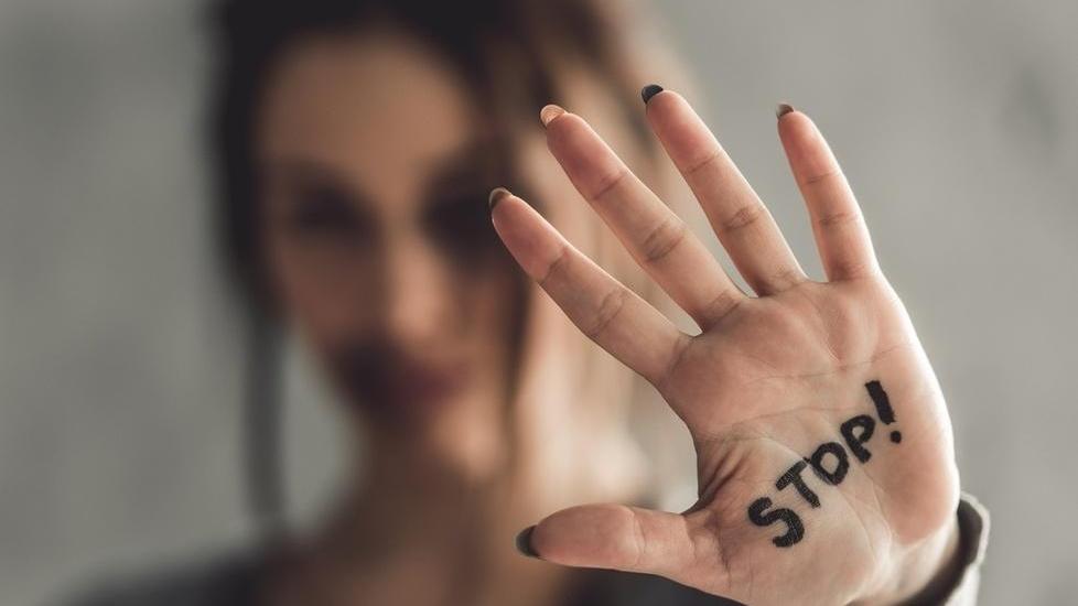 Il Telefono Donna continua a squillare, ancora un boom di richieste di aiuto da Pisa e provincia