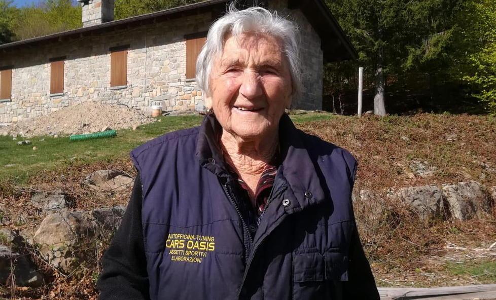 Compleanno speciale nella rsa per i 102 anni di Eugenia