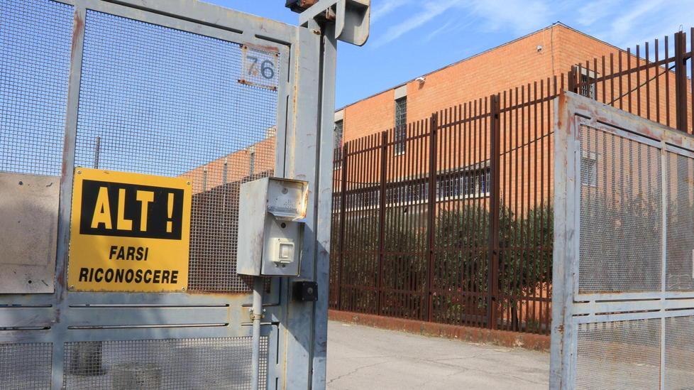 Detenuto torturato e violentato dai compagni di cella alla Dogaia 