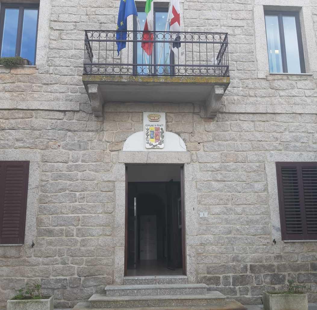 Monti il municipio ritorna all’antico 