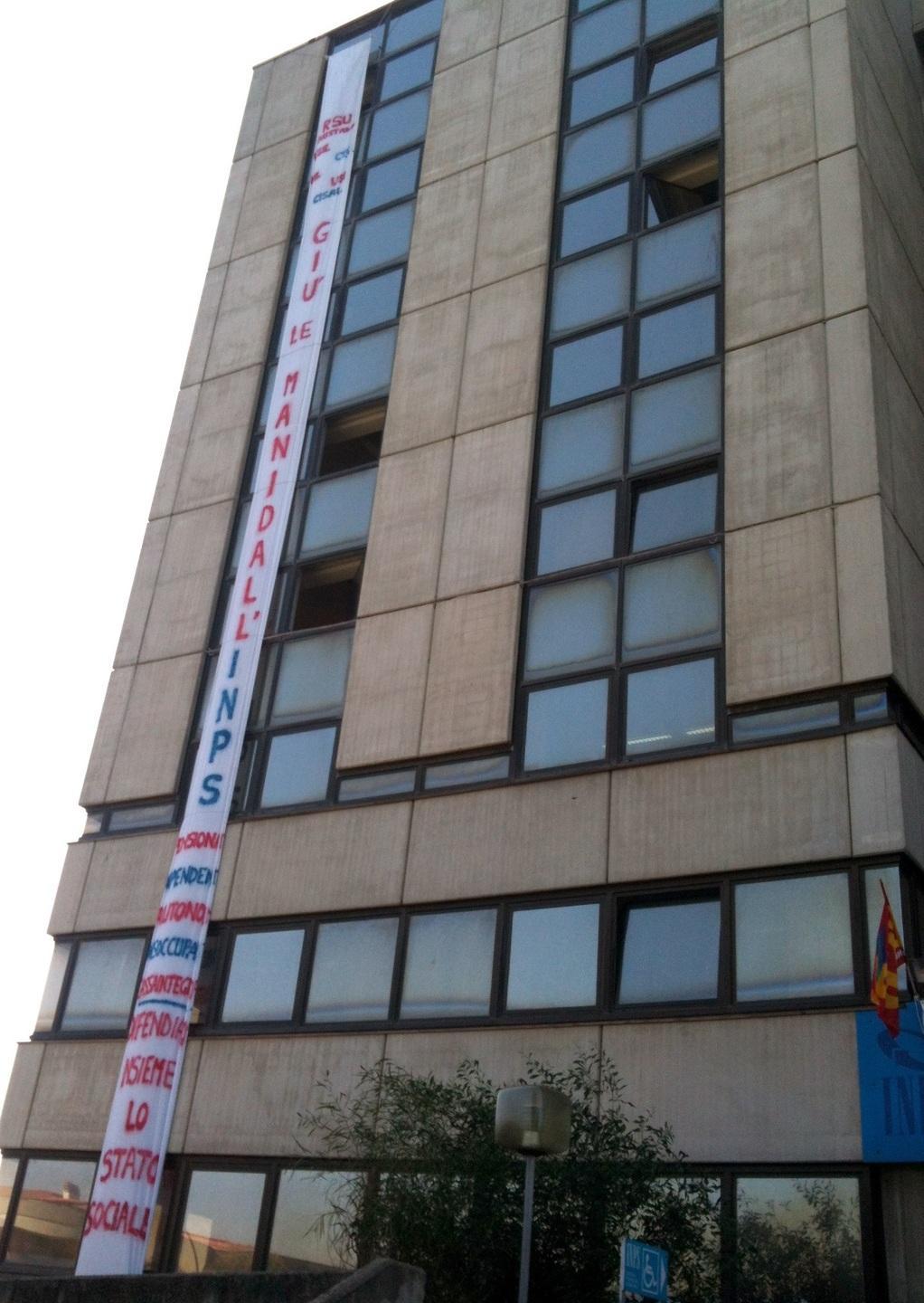 Aiutava il marito a fingersi invalido, la moglie a processo per truffa