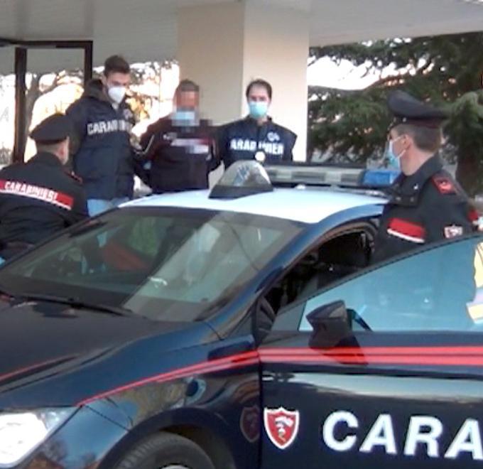 Ferrara. Vendeva l’amica ragazzina e abusava di lei 