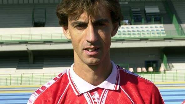 Meacci con la maglia del Grosseto all'inizio degli anni Duemila: col Grifone ha segnato 100 reti (Foto AgenziaBF)