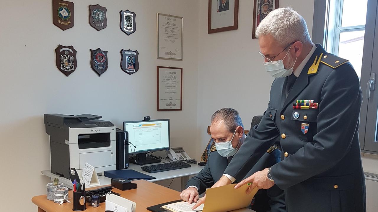 Comacchio, affitta stabilimento balneare e percepisce il reddito di cittadinanza: denunciato imprenditore