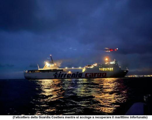 Esercitazione a Cagliari: traghetto s'incendia e i passeggeri sono dispersi in mare