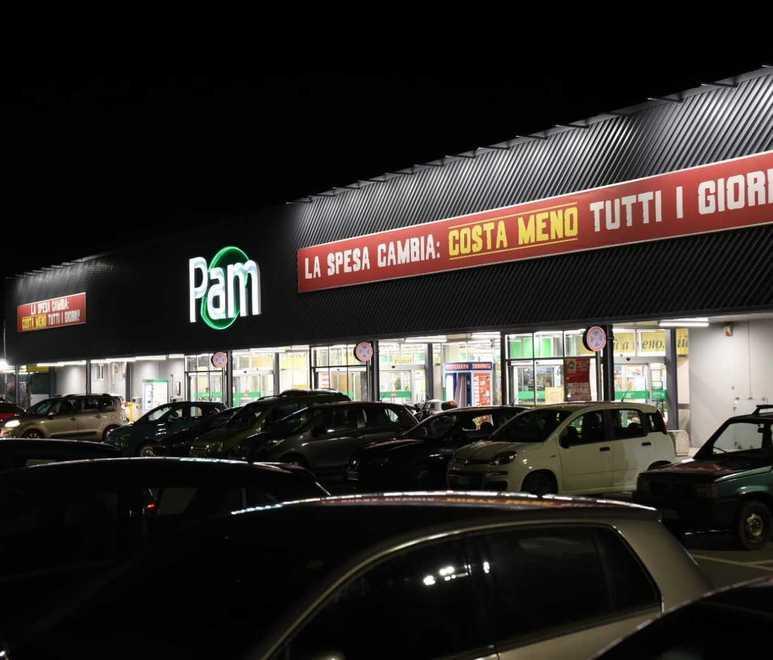Sciopero dei dipendenti dei supermercati Pam 