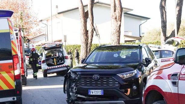 Incidente, auto capovolta Incastrate madre e figlia