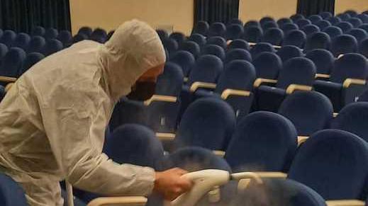 Tutto esaurito a teatro per il primo spettacolo «Grazie al pubblico»