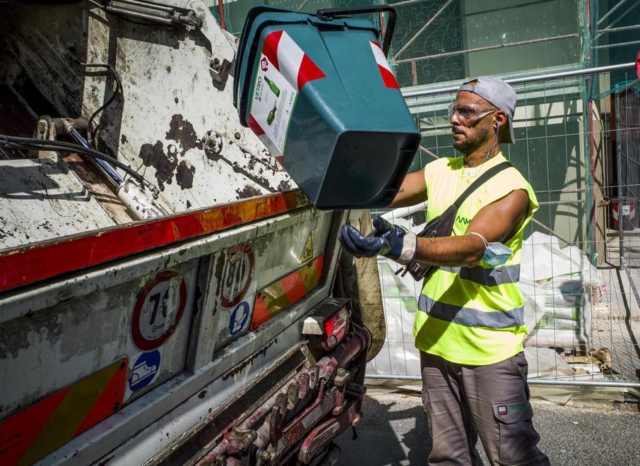 Porta a porta, oggi disagi nella raccolta per un’assemblea 