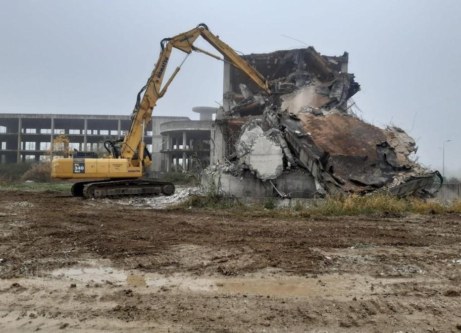 Ruspe all’interporto di San Donato: abbattuto lo scheletro